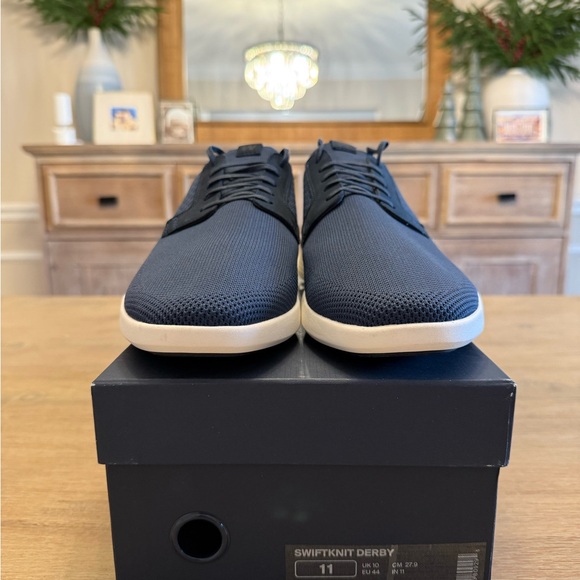 Men's Navy Casual Sneakers - Picture 2 of 7